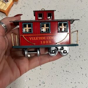 1998 Hallmark Yuletide Central Caboose Train Ornament